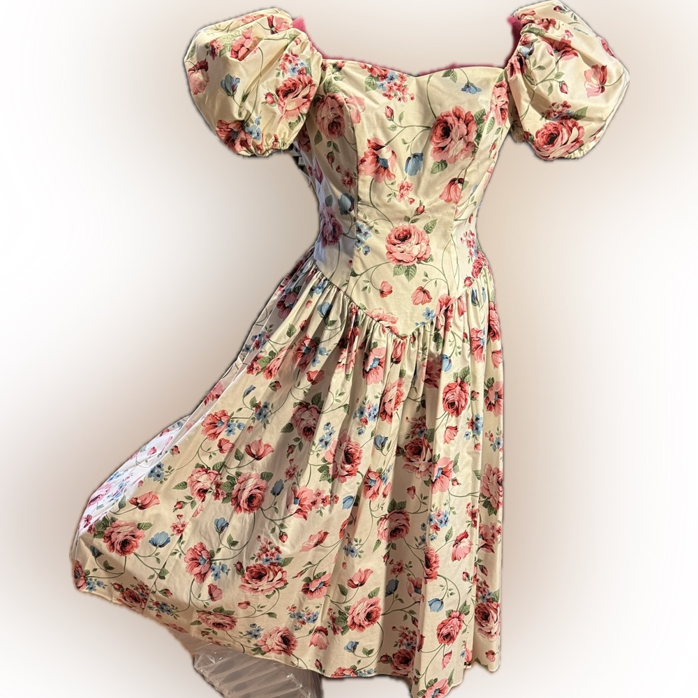 Vintage Puff-Sleeve Floral Dress 80’s